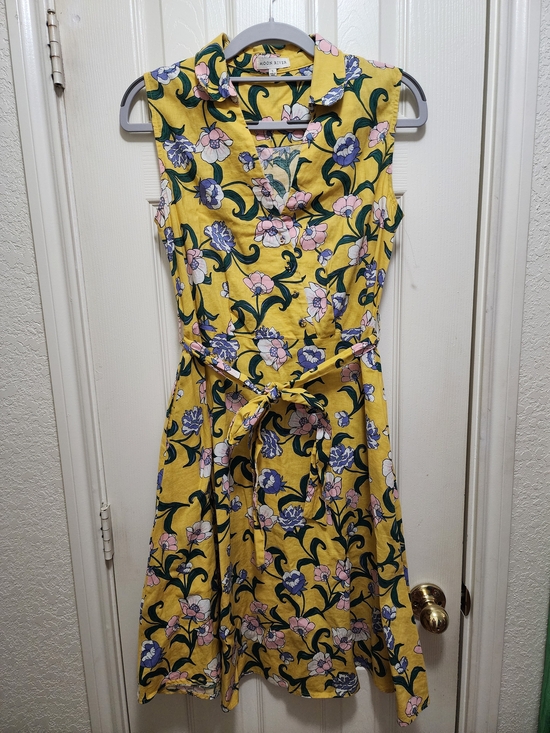 Moon River Dresses & Skirts - Moon River Yellow Floral Linen Blend Tie-Waist Dress Size Small